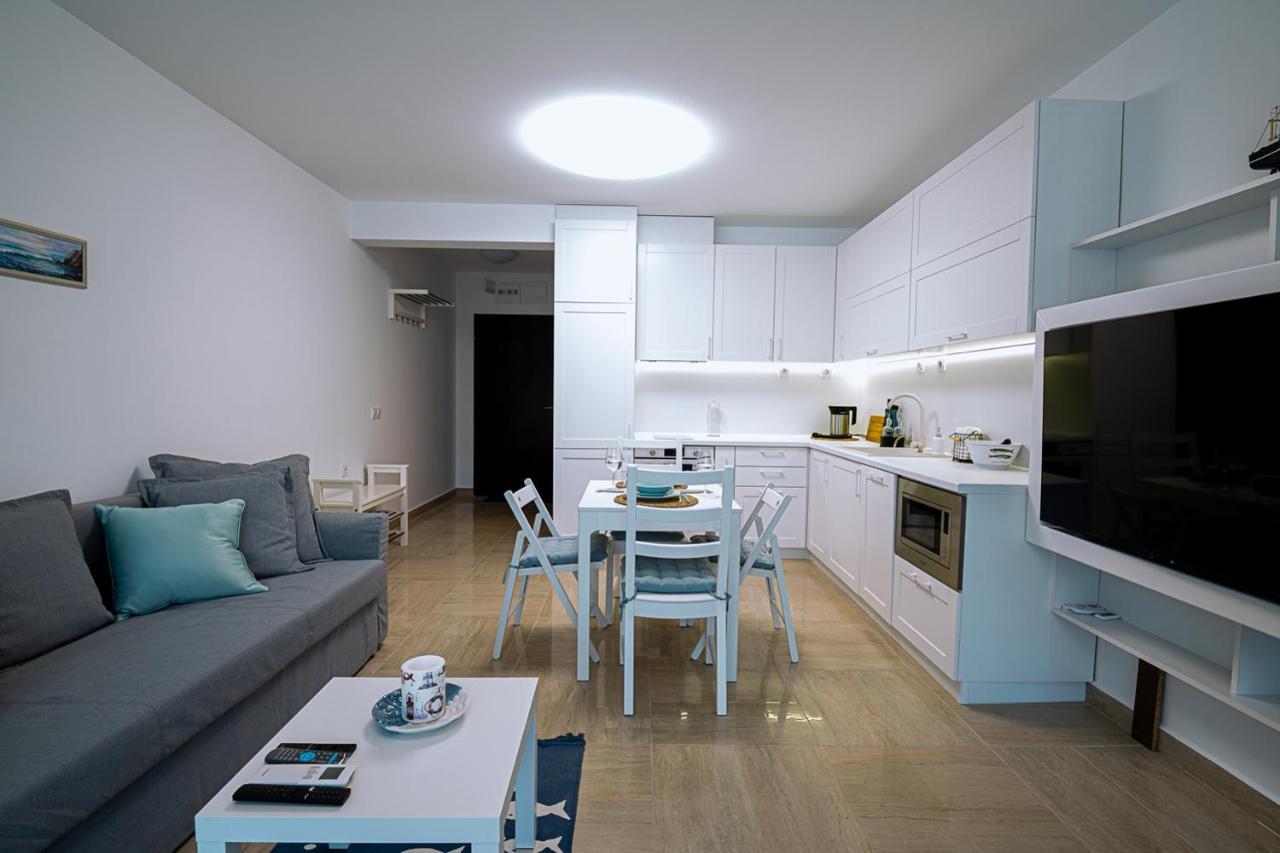 Stylish 1-Bd Apartment In St Constantine And Helena By Flat Mаnager Saints Constantine and Helena Exterior photo